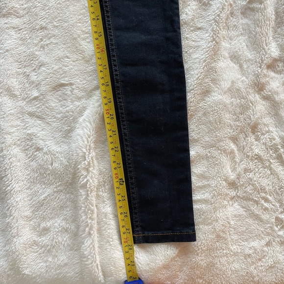 SOLD. Ted Baker size 25 slim fit dark blue jeans. Brand new never worn - Picture 4 of 5